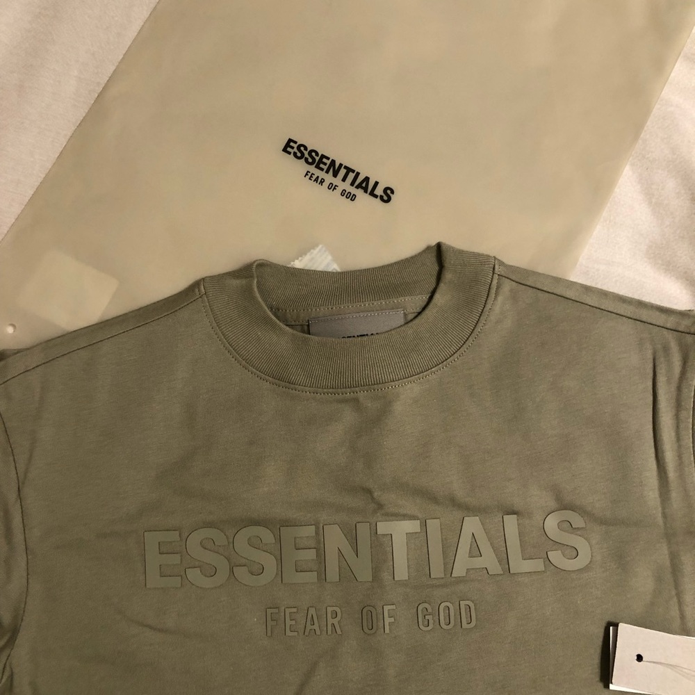 Essentials Kids shirt in pistachio